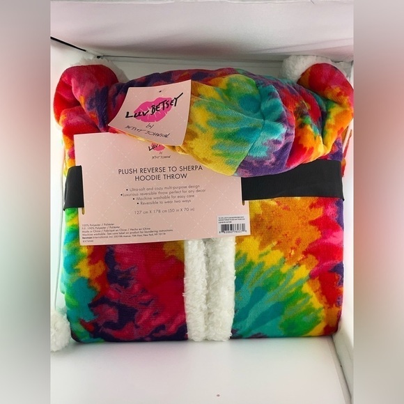 Betsey Johnson Other - Betsey Johnson Sherpa Throw Rainbow Print Reversible Hooded Blanket 50”X70”‌‌‌‌‍